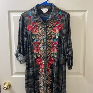Savannah Jane Embroidered Duster EUC